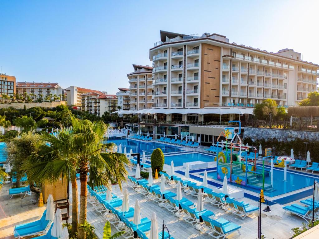 Ramada Resort by Wyndham Kuşadası & Golf
